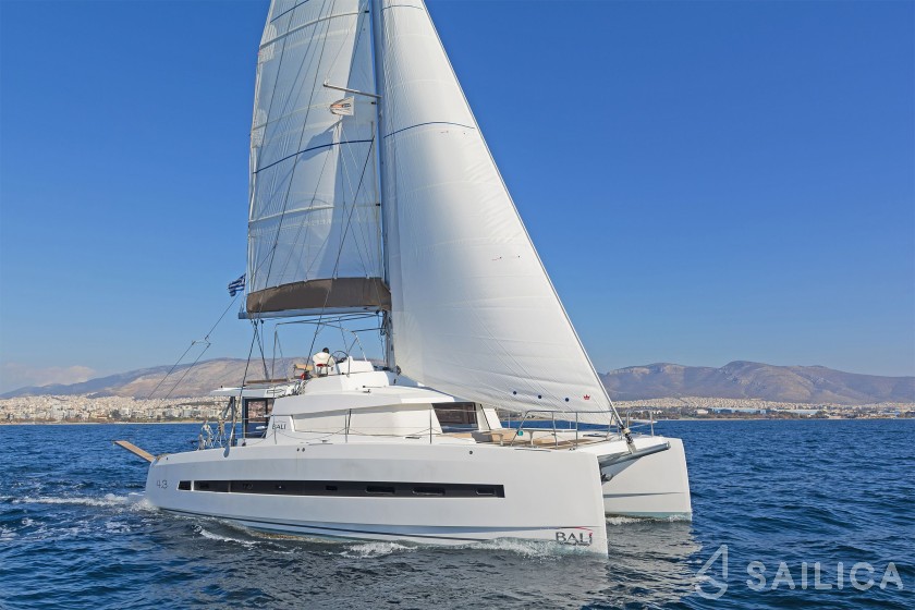 Bali 4.3 - Yacht Charter Sailica