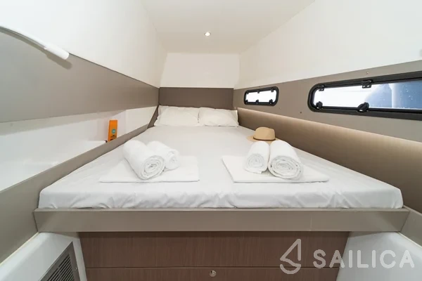 Bali 4.3 - Yacht Charter Sailica