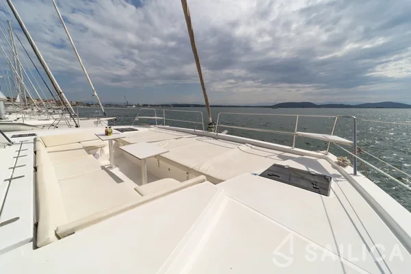 Bali 4.3 - Yacht Charter Sailica