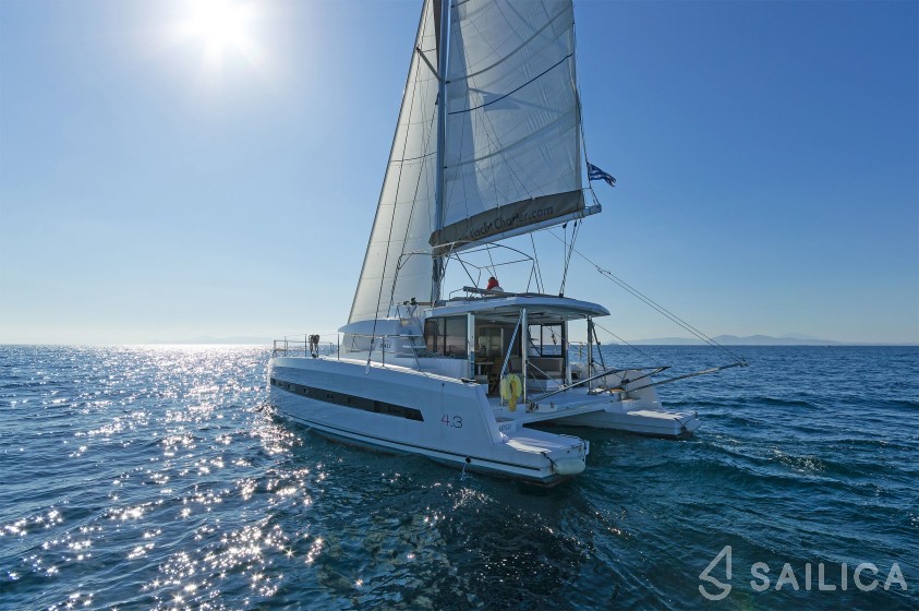 Bali 4.3 - Yacht Charter Sailica