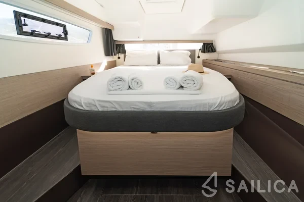 Lucia 40 - Yacht Charter Sailica