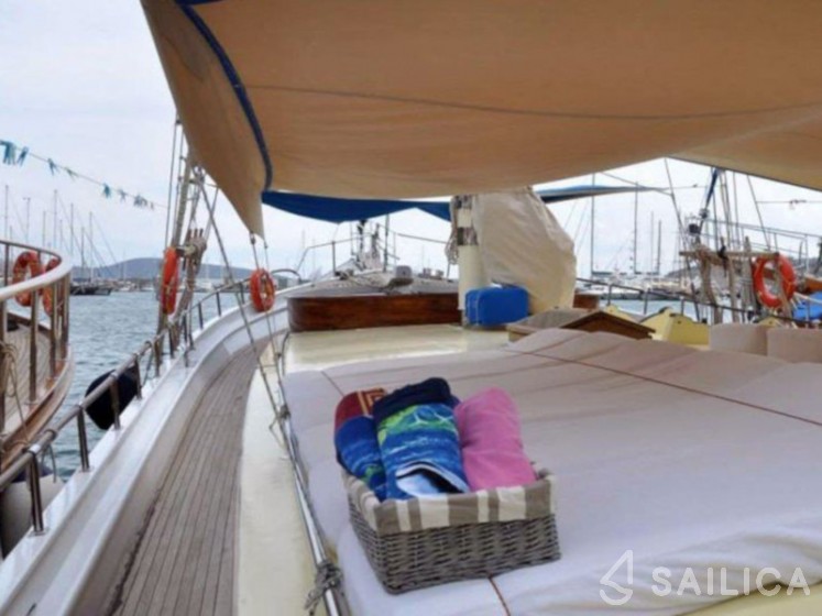 Gulet - Yacht Charter Sailica