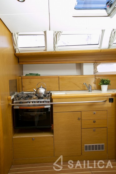 Sun Odyssey 49i - Yacht Charter Sailica