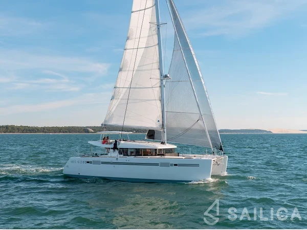 Lagoon 450 - Yacht Charter Sailica