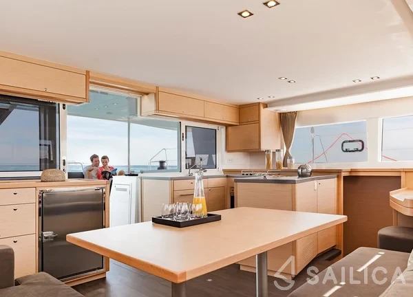 Lagoon 450 - Yacht Charter Sailica