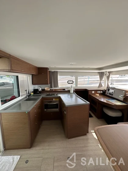 Lagoon 450 - Yacht Charter Sailica
