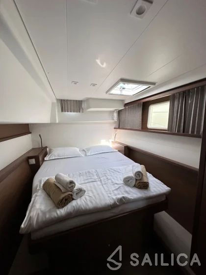Lagoon 450 - Yacht Charter Sailica