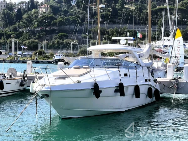 Sealine S 42 - Yacht Charter Sailica