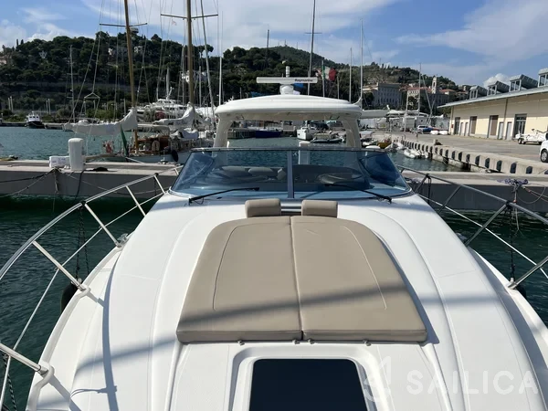 Sealine S 42 - Yacht Charter Sailica