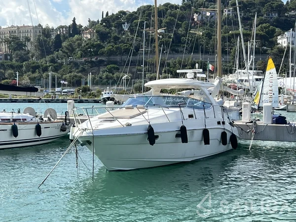 Sealine S 42 - Yacht Charter Sailica