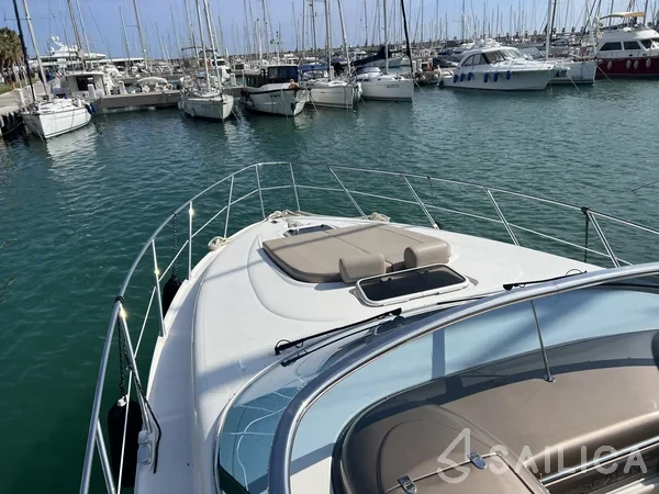 Sealine S 42 - Yacht Charter Sailica