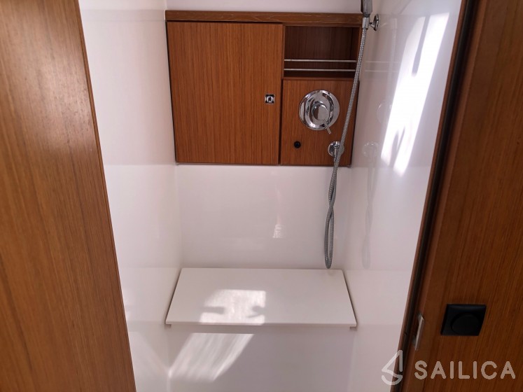 Bavaria 51 Cruiser - Yacht Charter Sailica