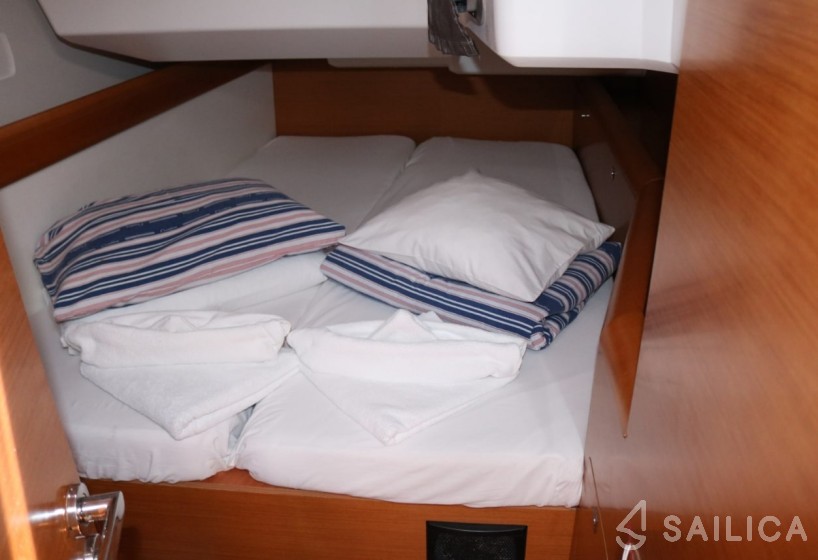 Sun Odyssey 469 - Yacht Charter Sailica