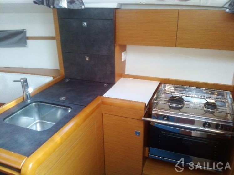Sun Odyssey 349 - Yacht Charter Sailica
