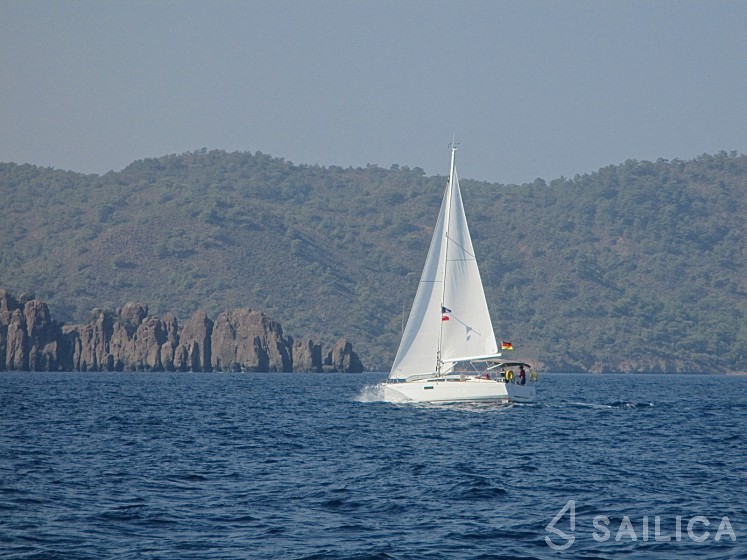 Sun Odyssey 349 - Yacht Charter Sailica