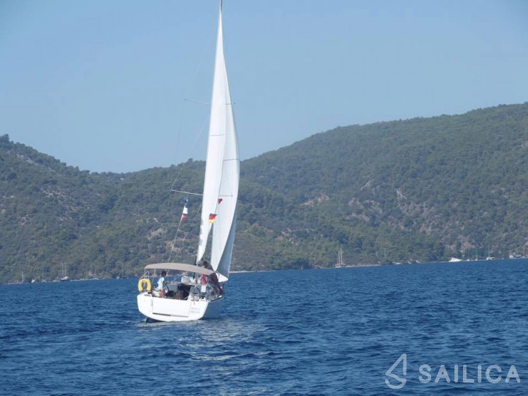 Sun Odyssey 349 - Yacht Charter Sailica