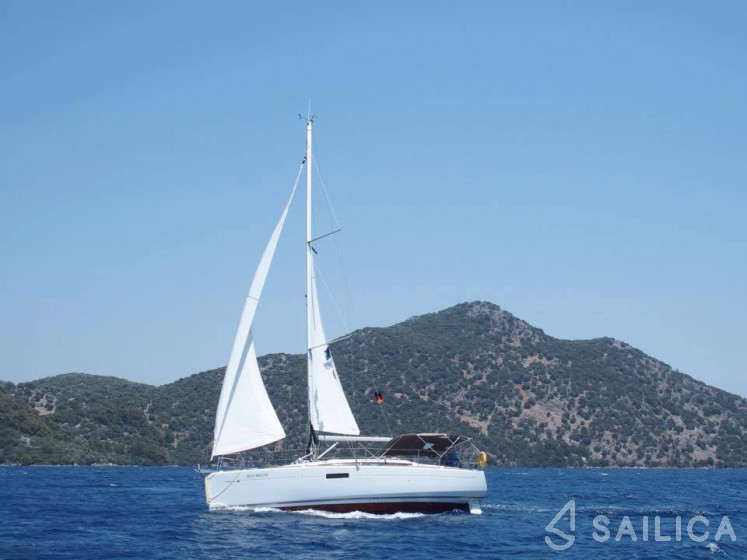 Sun Odyssey 349 - Yacht Charter Sailica