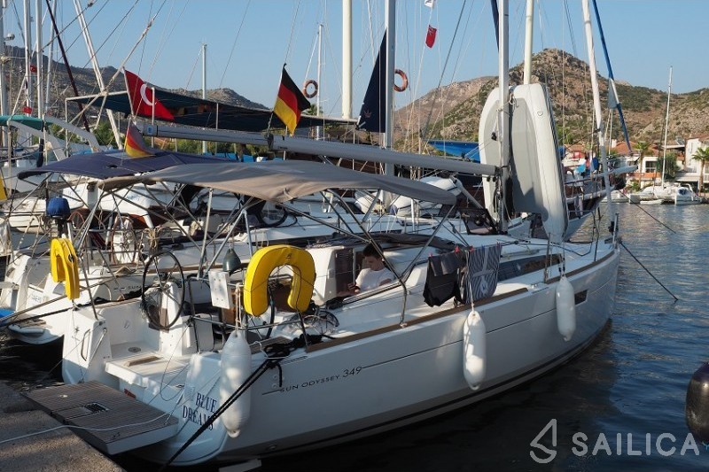 Sun Odyssey 349 - Yacht Charter Sailica