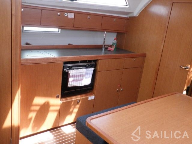 Bavaria 41 Cruiser - Yacht Charter Sailica