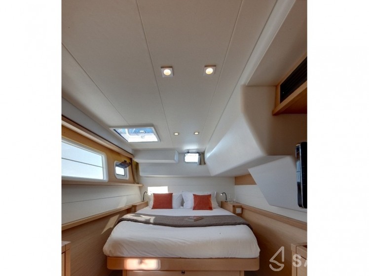 Lagoon 450 - Yacht Charter Sailica