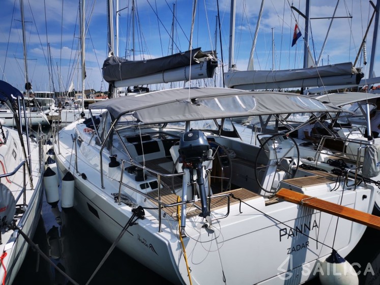 Hanse 455 - Yacht Charter Sailica