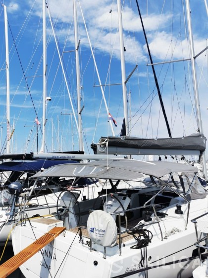 Hanse 455 - Yacht Charter Sailica