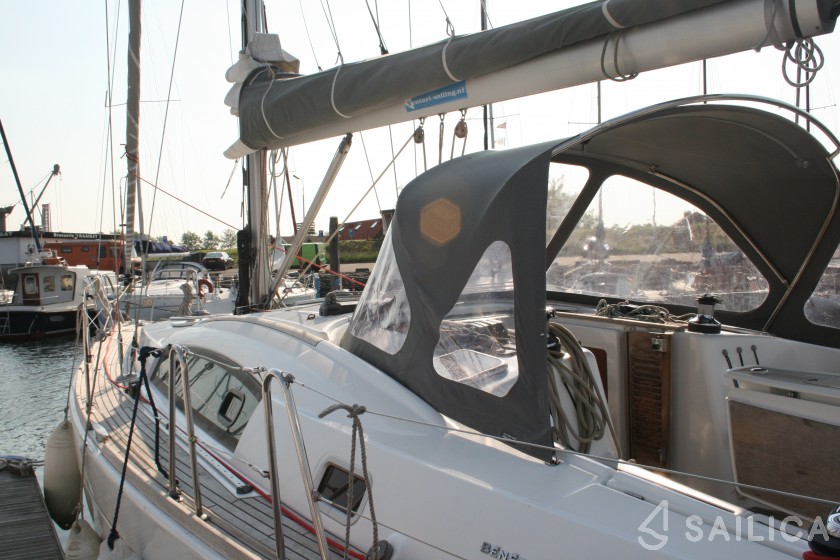 Oceanis 40 - Yacht Charter Sailica
