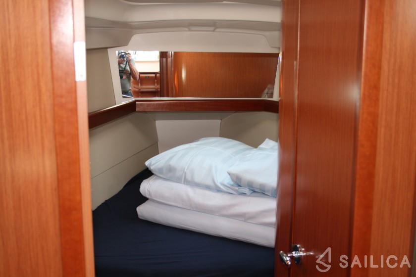 Oceanis 40 - Yacht Charter Sailica