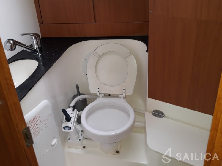 Bavaria 51 Cruiser - Yacht Charter Sailica