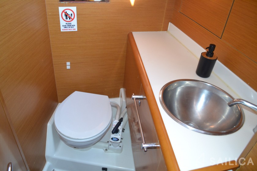 Sun Odyssey 439 - Yacht Charter Sailica