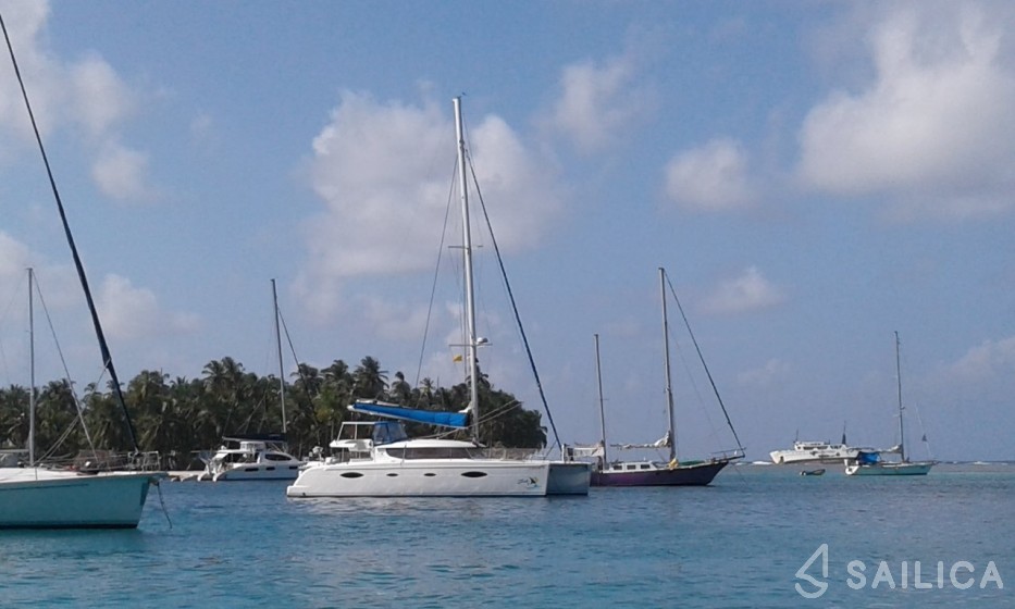 Salina 48 - Yacht Charter Sailica