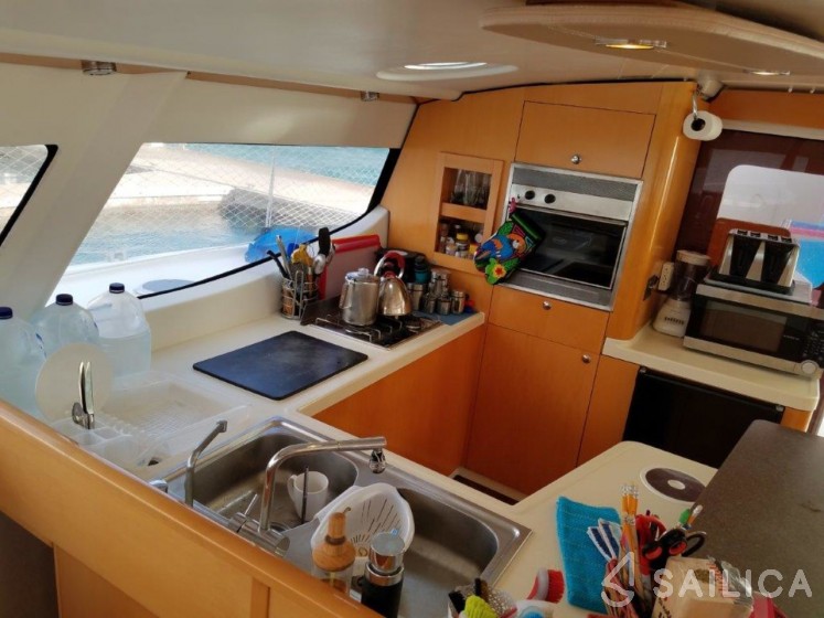 Salina 48 - Yacht Charter Sailica