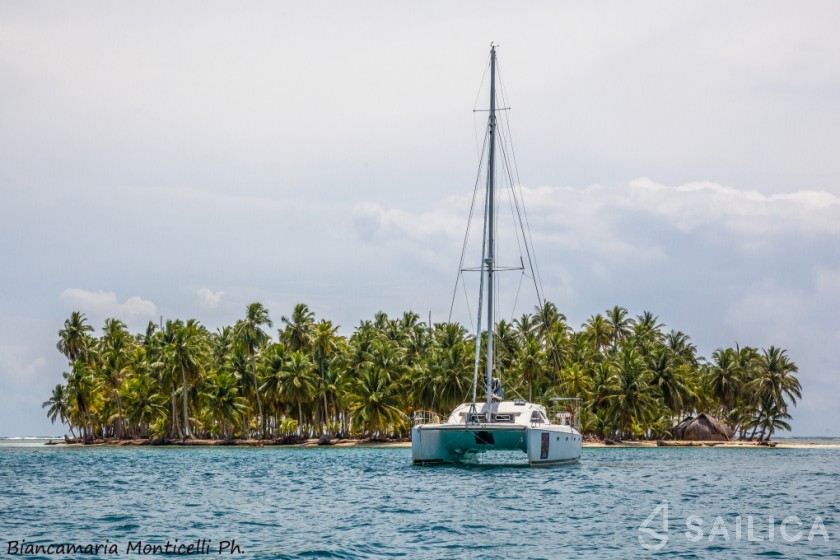 Nautitech 44 - Yacht Charter Sailica