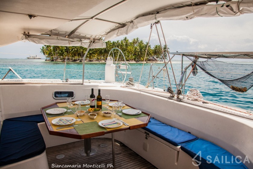 Nautitech 44 - Yacht Charter Sailica