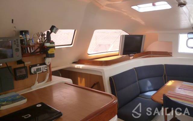 Nautitech 44 - Yacht Charter Sailica