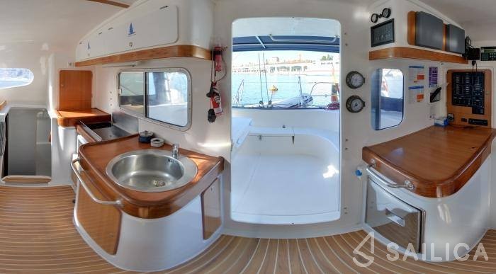 Nautitech 40 open NEW - 4 + 2 cab. - Yacht Charter Sailica