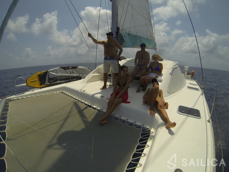 Nautitech 40 open NEW - 4 + 2 cab. - Yacht Charter Sailica