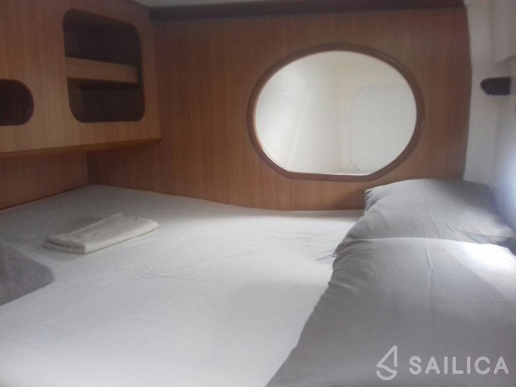 Nautitech 40 open NEW - 4 + 2 cab. - Yacht Charter Sailica