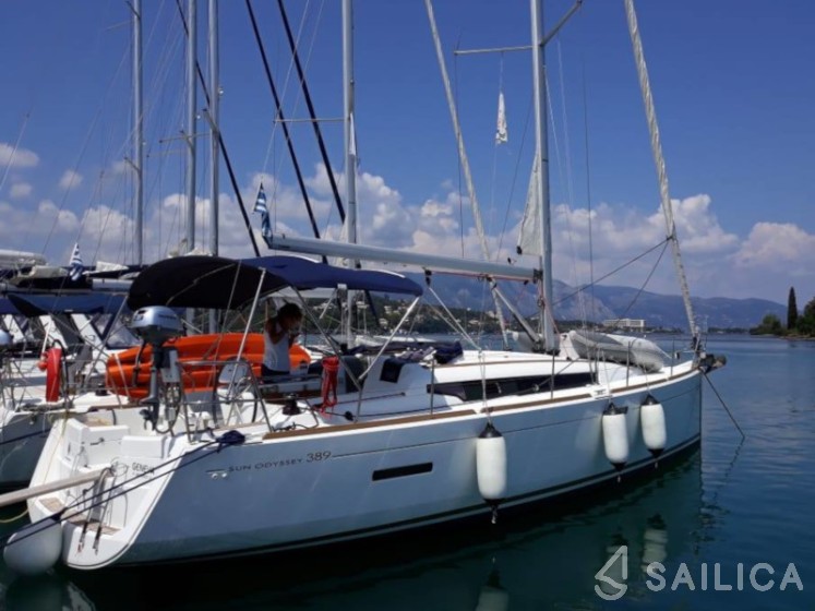 Sun Odyssey 389 - Yacht Charter Sailica