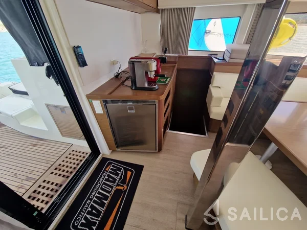 Lagoon 42 - Yacht Charter Sailica