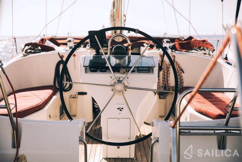 Oceanis 411 Clipper - Yacht Charter Sailica