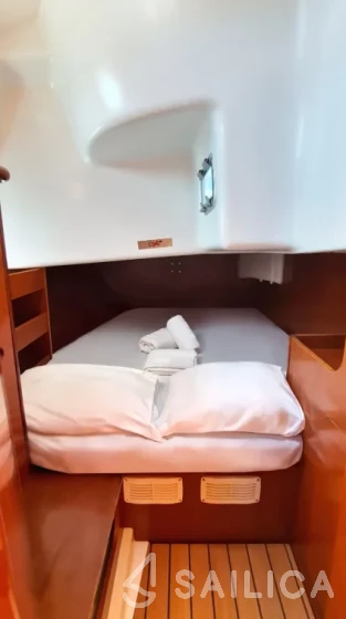 Oceanis 411 Clipper - Yacht Charter Sailica