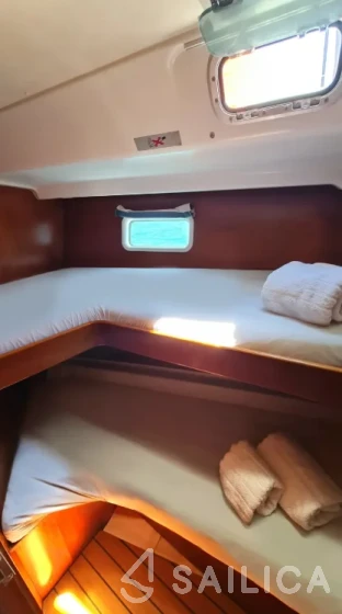 Oceanis 411 Clipper - Yacht Charter Sailica