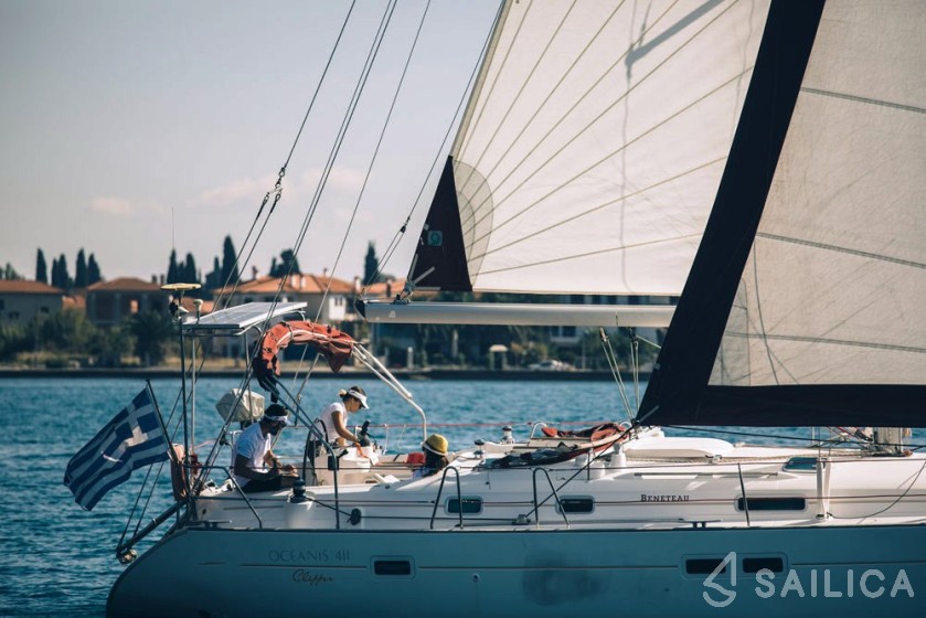 Oceanis 411 Clipper - Yacht Charter Sailica