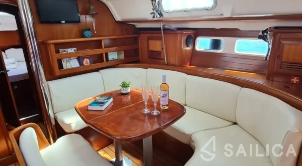 Oceanis 411 Clipper - Yacht Charter Sailica