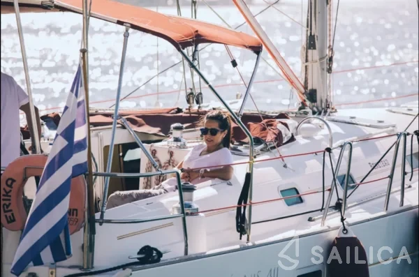 Oceanis 411 Clipper - Yacht Charter Sailica