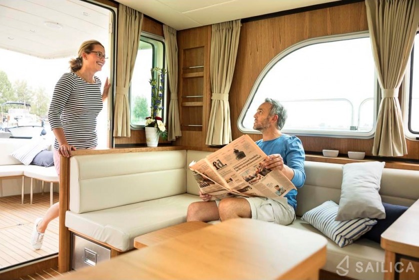 Linssen Grand Sturdy 40.9 Sedan - Yacht Charter Sailica