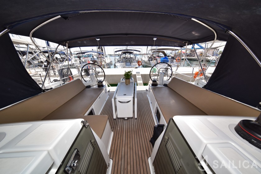 Sun Odyssey 490 - Yacht Charter Sailica