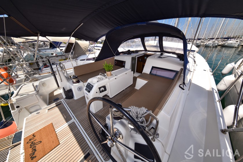 Sun Odyssey 490 - Yacht Charter Sailica