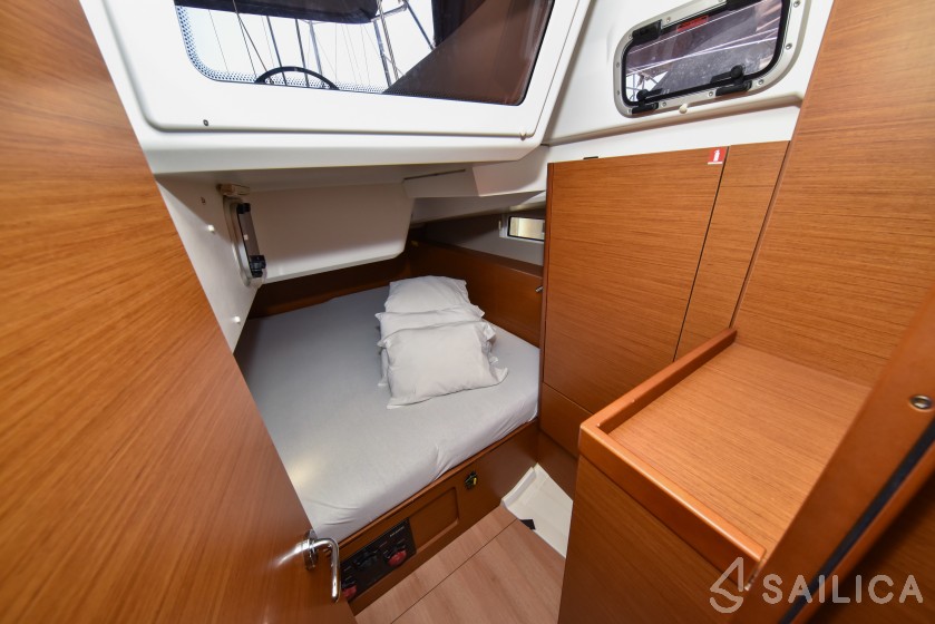 Sun Odyssey 490 - Yacht Charter Sailica